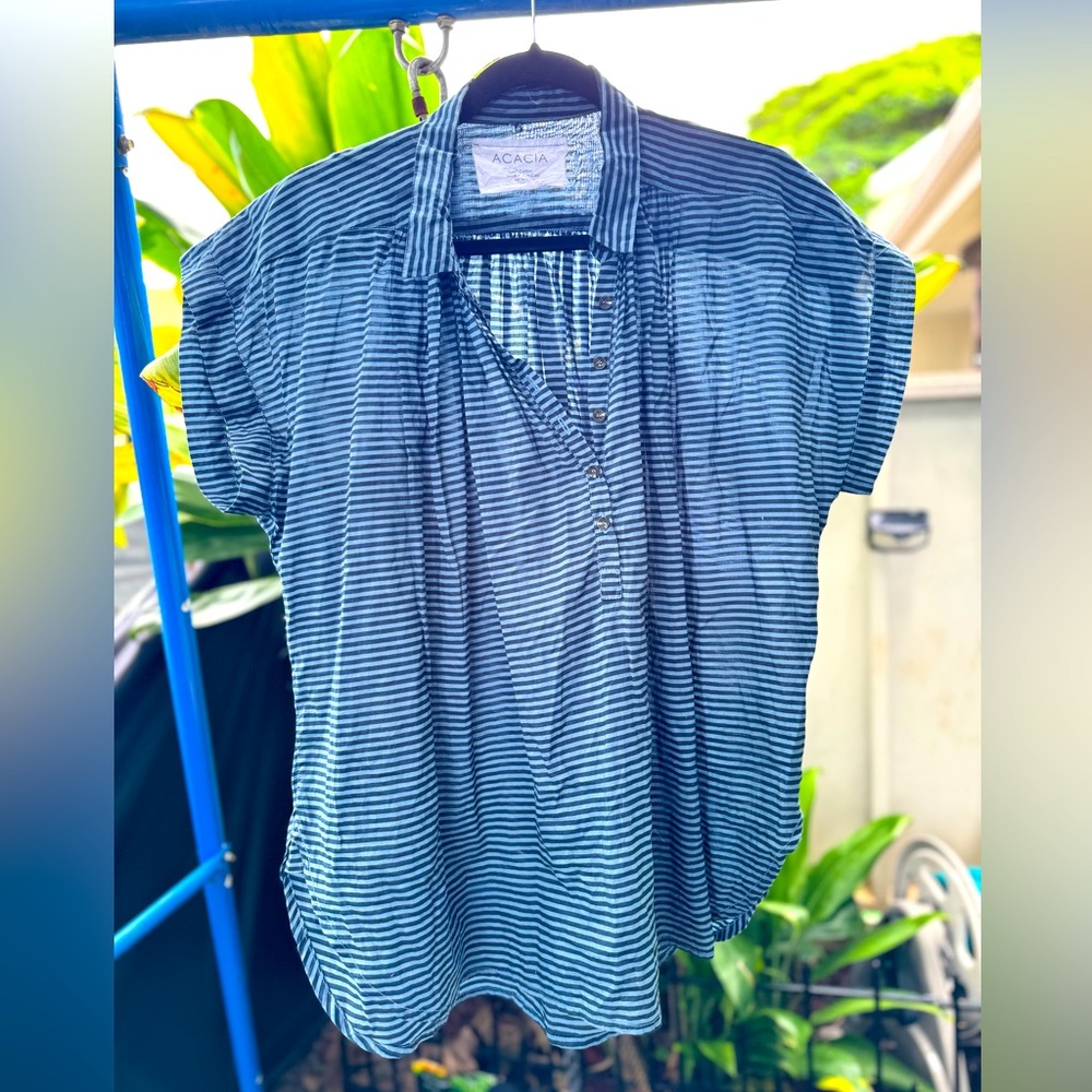 Acacia short sleeve blouse